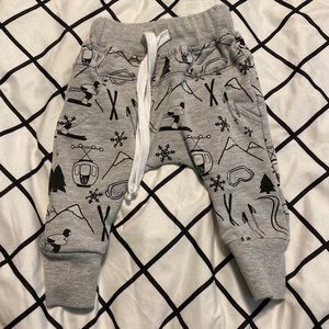 Little Bipsy winter print joggers 0-3 months